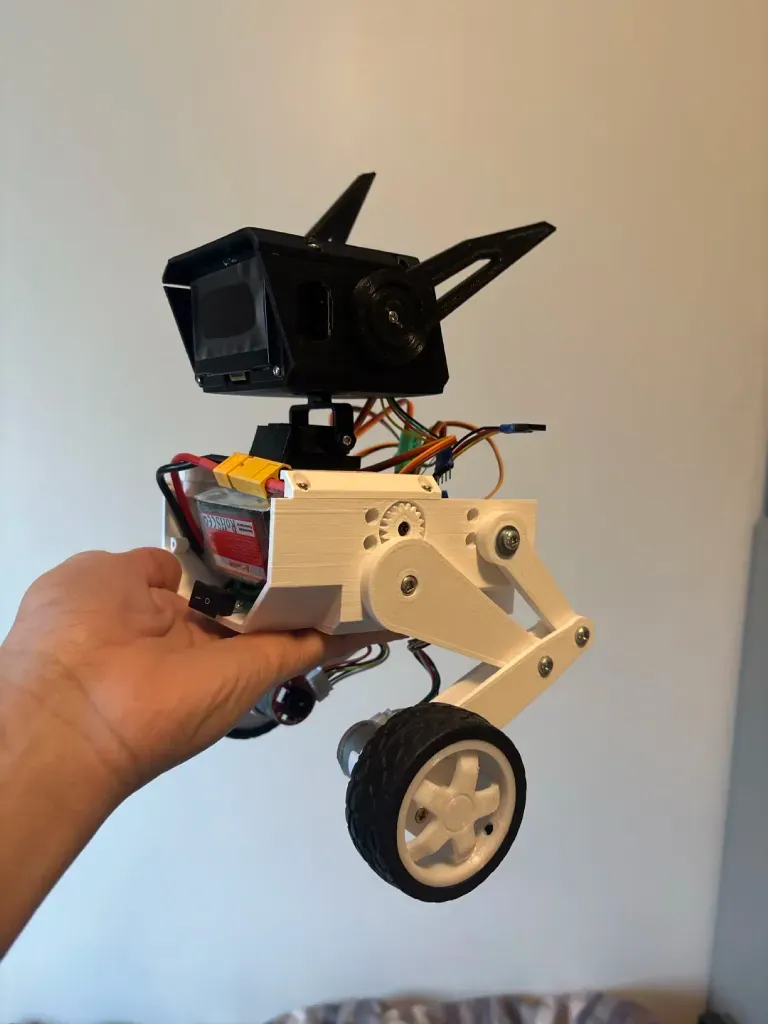 Balance bot with actuating legs